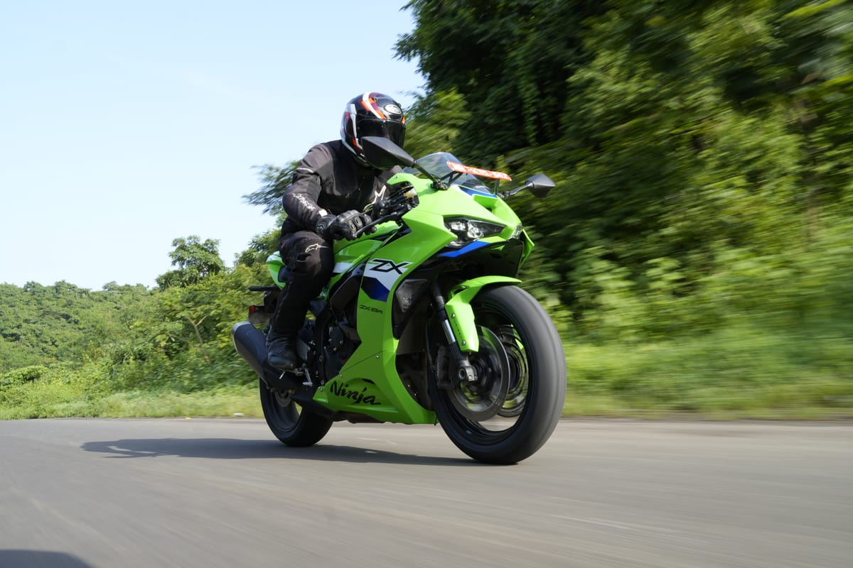 Kawasaki Ninja ZX-6R On Road Price in Etawah Starts at 12.49 lakh
